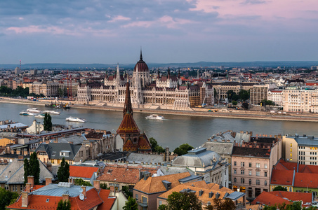 布达佩斯市容和多瑙河河，匈牙利