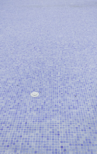 裸露的地面游泳池