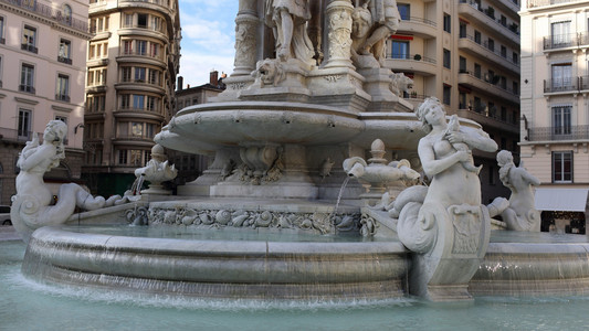 喷泉，des 雅各宾派的地方