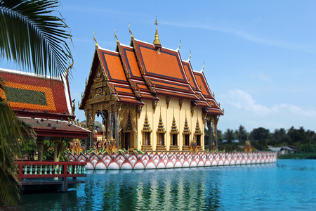 泰国苏梅岛，扫管笏普拉伊兰庙