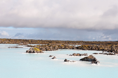 蓝色泻湖   著名的冰岛温泉和地热发电厂
