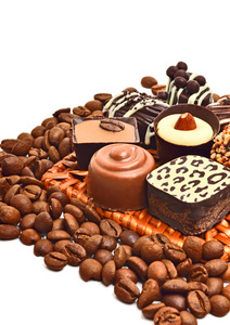 各种巧克力甜点和咖啡粒