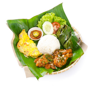 印尼传统食品 鸡 鱼和蔬菜