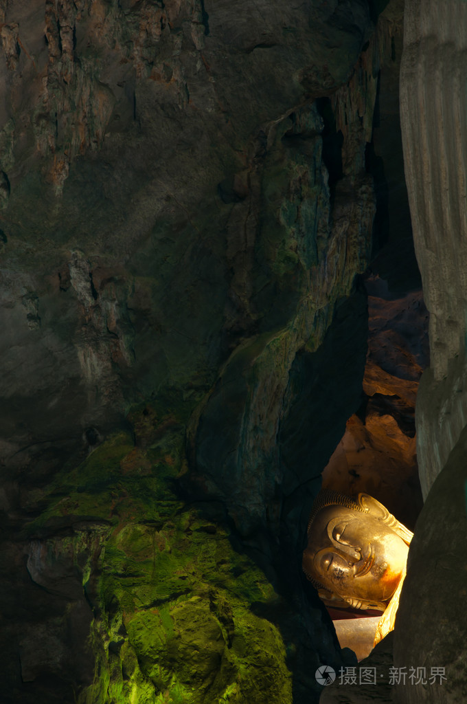沉睡的金佛洞里泰国