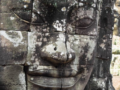 巨大的石头面Bayon寺庙在angkor柬埔寨