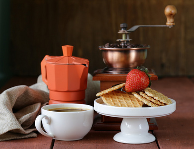 静物早餐与华夫饼 草莓和一杯咖啡