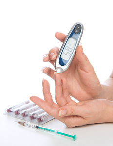用血糖仪测量血糖水平血液测试