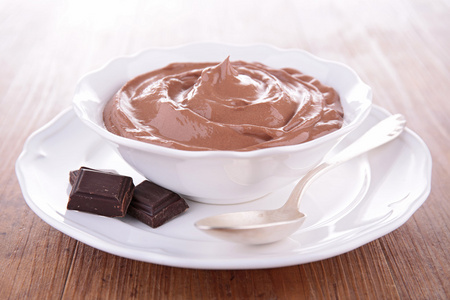 巧克力奶油甜点