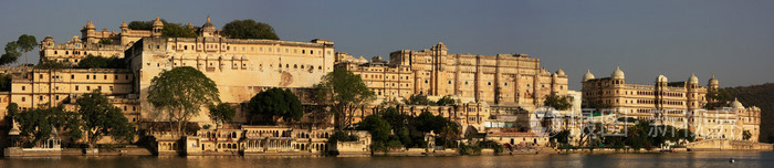 城市宫殿复杂，乌代布尔，印度的全景