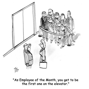 作为一名员工，每月成为第一个在电梯里
