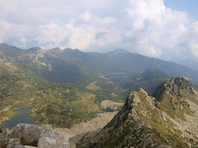 布伦塔多洛米蒂山风景，秋天 低云和雾