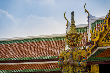 巨型恶魔守卫在玉佛寺，退出曼谷