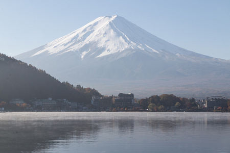 秋季换季的富士山山图片