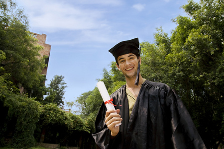 大学生在毕业典礼上图片