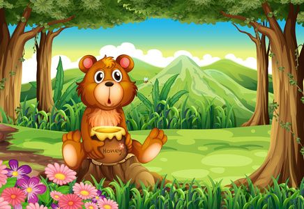 一只熊在森林里拿着一罐蜂蜜