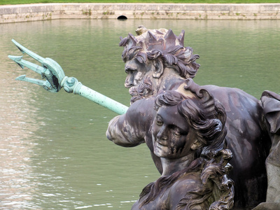 关闭的海王星在凡尔赛宫的海王星喷泉