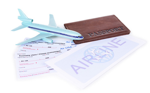 航空公司机票与护照上白色孤立