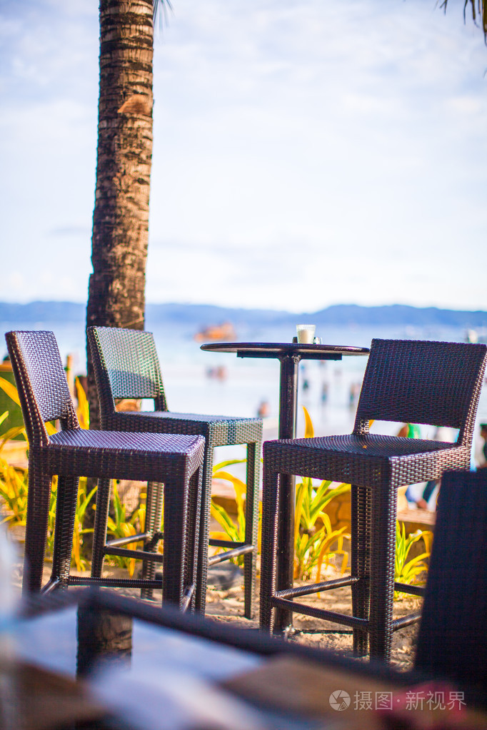 在海滩上的露天咖啡馆照片-正版商用图片1ejc6j-摄图新视界