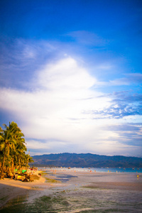 七彩灿烂的晚霞，岛长滩岛，菲律宾