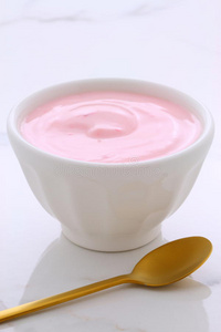 浆果法式酸奶
