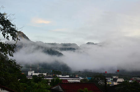 早晨 天线 城市 日出 美国国家地理空间情报局 天空 城市景观