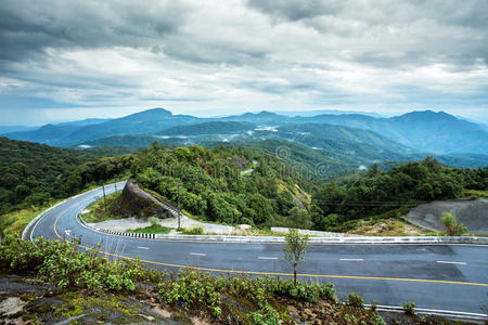 泰国山区雨季公路