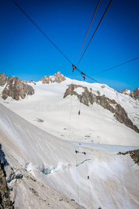 勃朗峰山体夏季景观从aiguille d