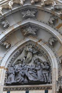 门楣圣维图斯大教堂雕塑