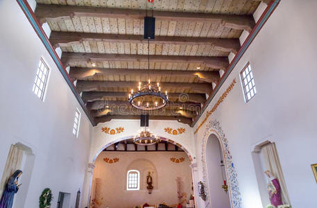 加州托洛萨圣路易斯奥比斯波教堂木制天花板