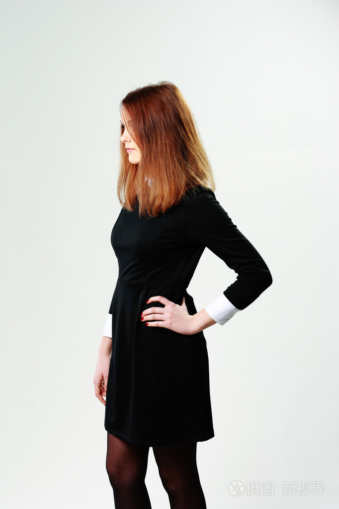 一名年轻女子的侧面视图肖像