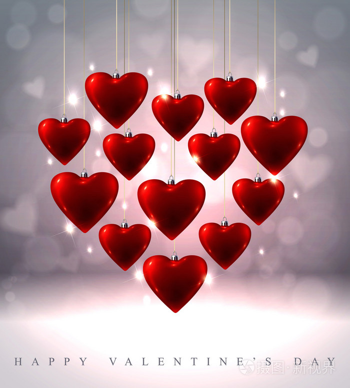 波光粼粼的情人节背景悬挂红色的玻璃心