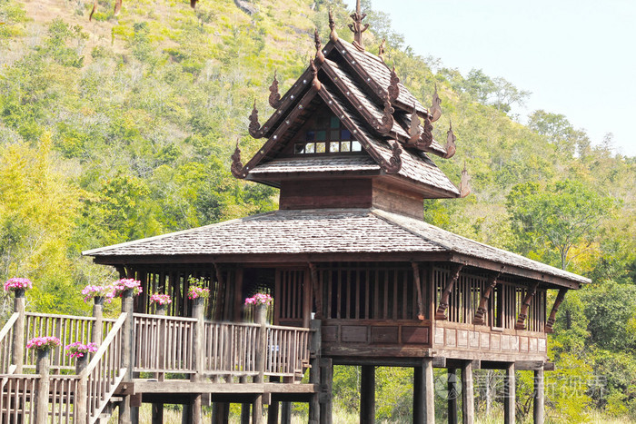 泰国的木屋里山