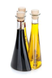 橄榄油和醋瓶