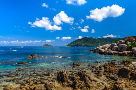 美丽的大海，在 tropicla 岛上，水晶般清澈的水