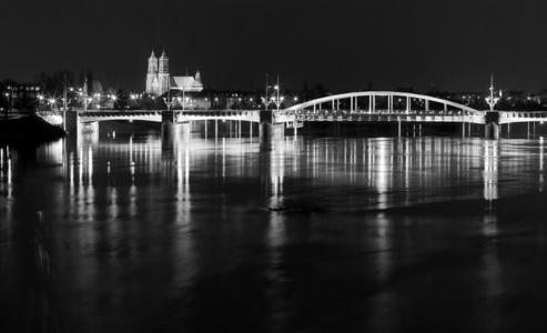 河和桥之夜
