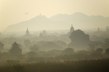 巴甘寺在清晨。 缅甸缅甸。