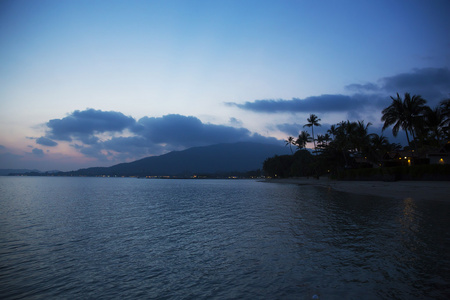 在 ko 苏梅岛，拉迈海滩日落