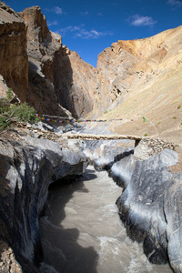 峡谷与桥桑噶迷航拉达克jamu 和克什米尔的视角印度