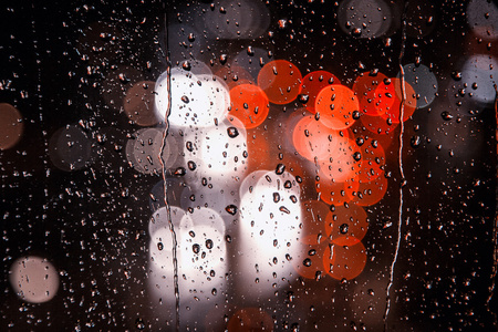 窗外风雨交加图片图片