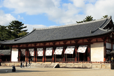 在奈良的法隆寺