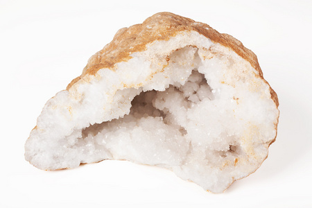 白色和金色的石英 geode 矿物