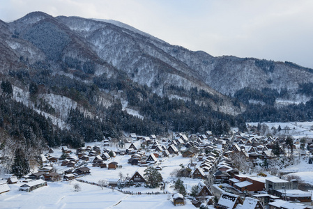 白川方明去冬天的历史村图片