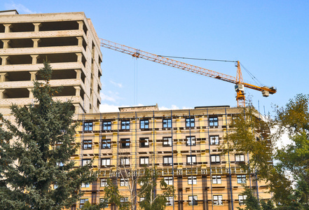 起重机在高层建筑施工中