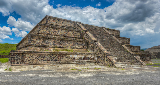 墨西哥特奥蒂瓦坎的金字塔图片