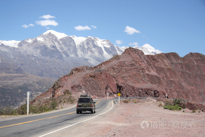 汽车在盘山公路