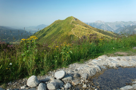 查看翻山越岭