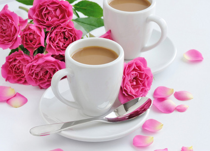 温馨的花和咖啡的图片图片