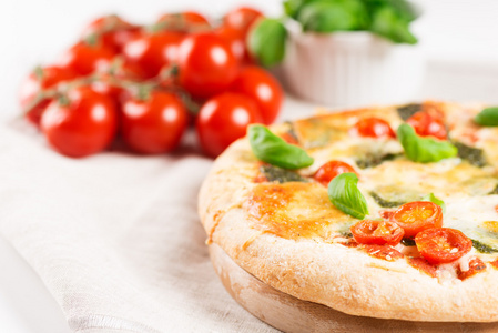 意大利的比萨饼用西红柿