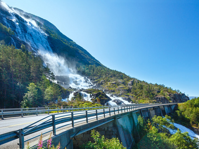 夏季兰福森瀑布挪威。