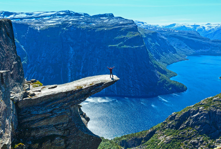 Trolltunga夏季视图挪威。